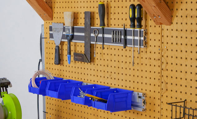 <h2>Drill Bit Holder/Bin Storage</h2><p class='hidden-xs'>Incorporate magnets to hold those drill bits, screwdrivers and smaller hand tools in place and keep them readily accessible. <span class='view white margin-left-sm underline' data-featherlight='https://8020.net/static/version1784222637/frontend/EightyTwenty/8020_theme_package/en_US/EightyTwenty_Content/images/pages/get_inspired/xdiy/xdiy1709/lightbox/xdiy1709_lightbox_photo_2.jpg'>View</span></p>